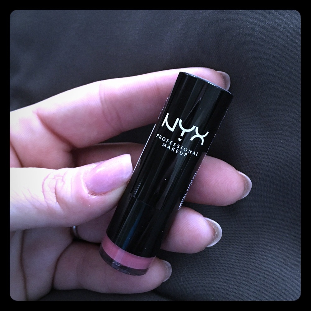 NYX Matte Lipstick